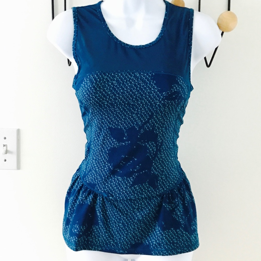 Cute little mesh and peplum workout top